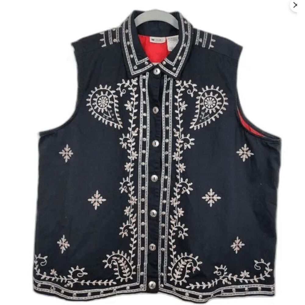 Units Woman Vintage size 1X black Studded Western style Vest